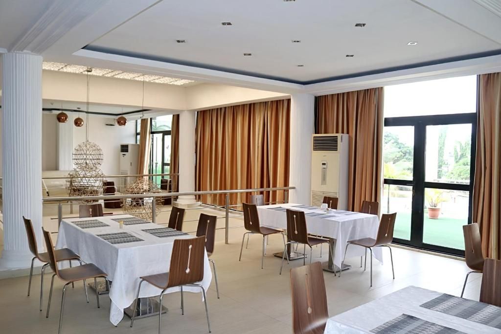 Bluebay Hotel Abidjan thumbnail 2