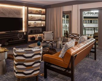 Hilton Austin Airport - Austin - Vardagsrum