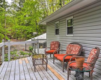 Lakeside Haven w/ Private Dock: Fish & Swim! - Abbeville - Balcony