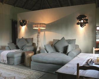 Abloom Bush Lodge & Spa Retreat - Cullinan - Sala de estar