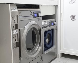 Albergue Turistico la Credencial - סנטיאגו דה קומפוסטלה - מתקן כביסה