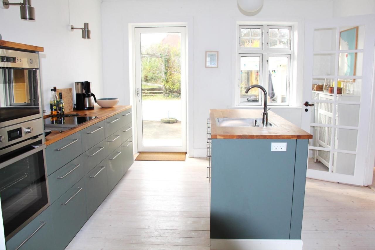 Summer House In Årsdale With A Beautiful Sea View – Svaneke