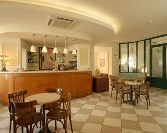 Hotel Mocambo piscina, spiaggia e biciclette - San Benedetto del Tronto