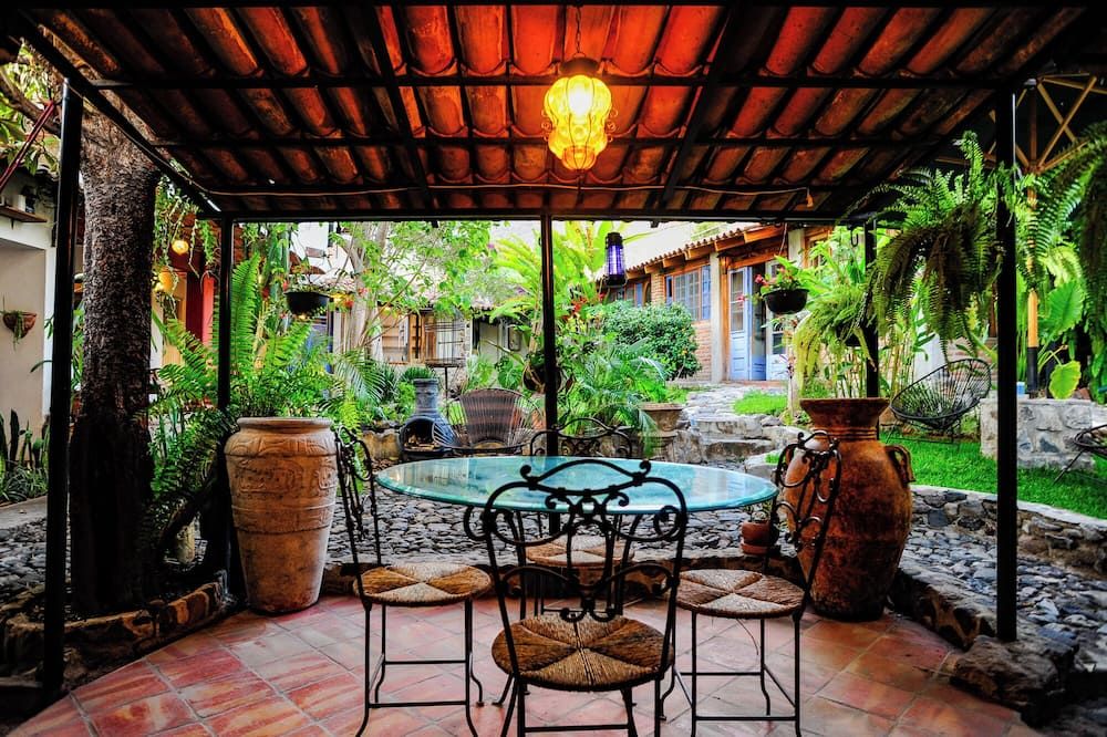 Casa Aurora Garden Retreat - אחיחיק - פטיו