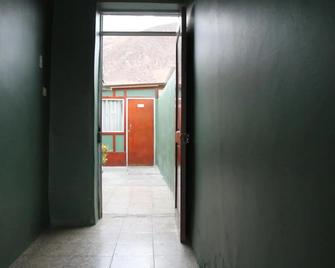 Hostal Cali - Putre - Pasillo