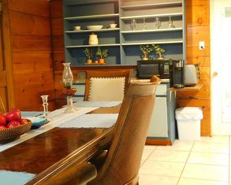 Country living at the Barn - Chiefland - Comedor