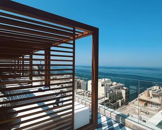 1926 لو سولايل هوتل آند سبا - سليما - شرفة