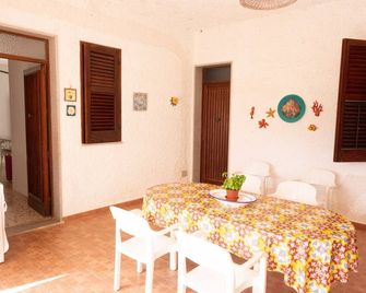 Casa Lisa with large private internal garden. - San Vito Lo Capo - Dining room