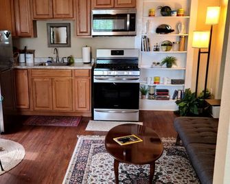 Private 1 bdrm apartment in the heart of the city. Pet friendly. - Owensboro