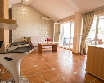 Apartments Sofija - Bečići - Wohnzimmer