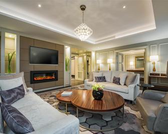 Grand Hotel Kempinski Riga - Riga - Living room