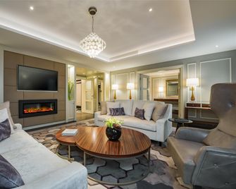Grand Hotel Kempinski Riga - Riga - Living room