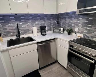 The Center of Downtown Salem's Haunted Happenings - Salem - Kitchen