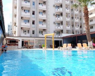 duqqan deluxe hotel - Kusadasi - Pool