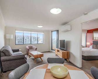 Citystyle Executive Apartments - Canberra - Living room