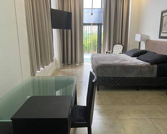 Mansion with amazing views for up to 30 guests. Bachelor parties welcome - Escazú - Bedroom