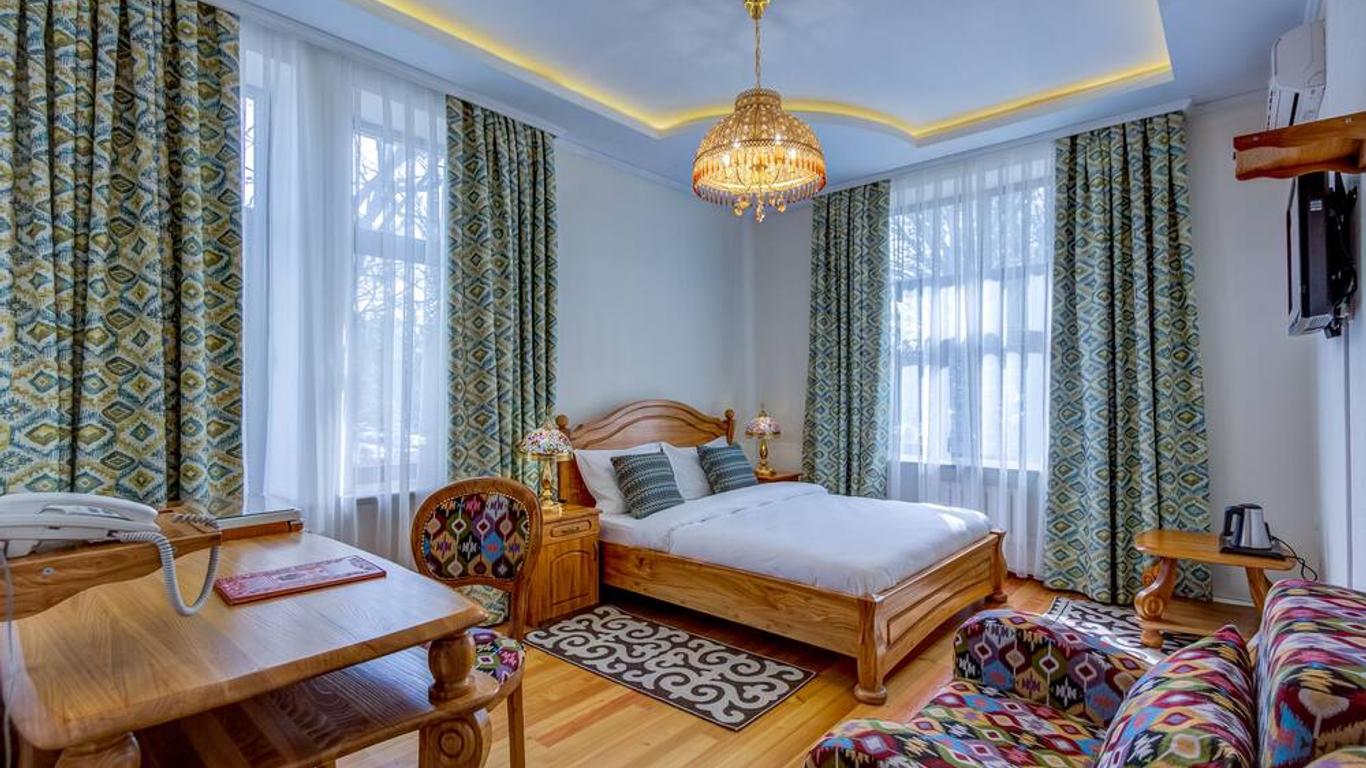 Navat Hotel