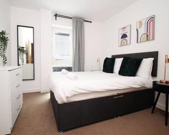 Quayside(one bedroom apartment in Cardiff Bay) - Cardiff - Schlafzimmer