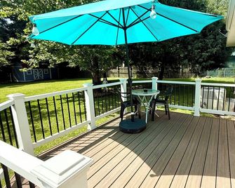 Charming 2-bedroom house in Perry with AC, WiFi - Perry - Balkon