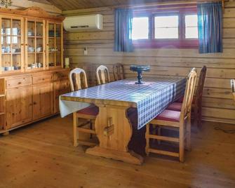 Amazing home in Vikersund with sauna - Vikersund - Spisesal