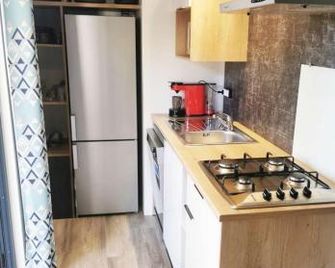 Camping Le Suroit - Le Bois-Plage-en-Ré - Kitchen