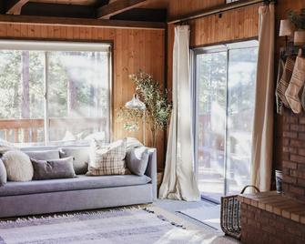 Cabin in the National Forest near Brian Head, Bryce Canyon and Zion - Duck Creek Village - Sala de estar