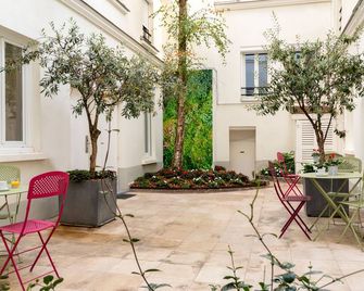 The Originals City, Hotel Lecourbe, Paris Tour Eiffel (Inter-Hotel) - Paris - Veranda