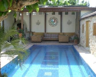 Villa Thermopilon - Larnaca - Pool