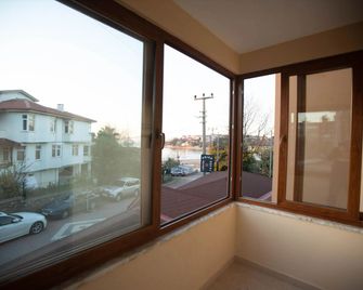 Erish Apart Hotel - Kerpe - Balcony