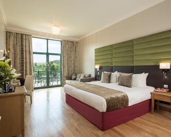 Vale Resort - Cardiff - Schlafzimmer