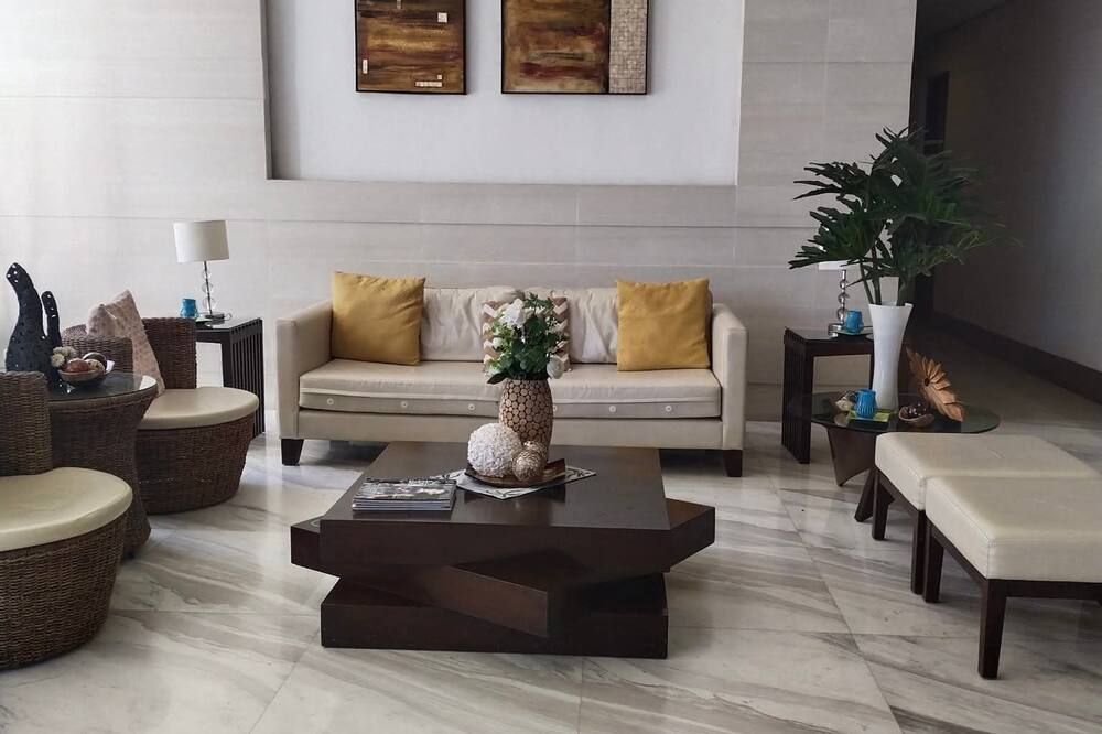 أنوفا ريزيدنس - مونتينلوبا - ردهة