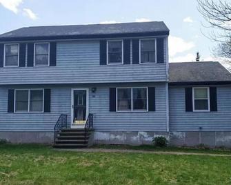 A very beautiful place , very clean place and a beautiful kitchen . - Haverhill