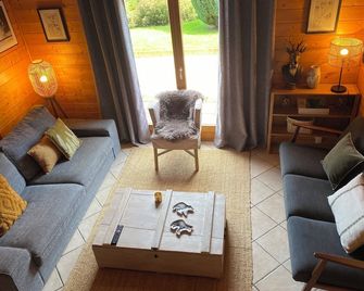 Spacious And Charming Chalet, 6 Minutes From Gerardmer, Optional Jacuzzi - Gerbépal - Salon