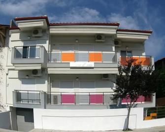 Mare D'Oro - Sarti - Building