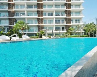 The Sea Condominium A22 - Pran Buri - Pool