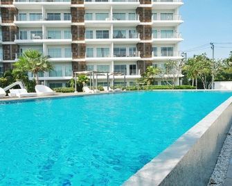 The Sea Condominium A22 - Pran Buri - Zwembad