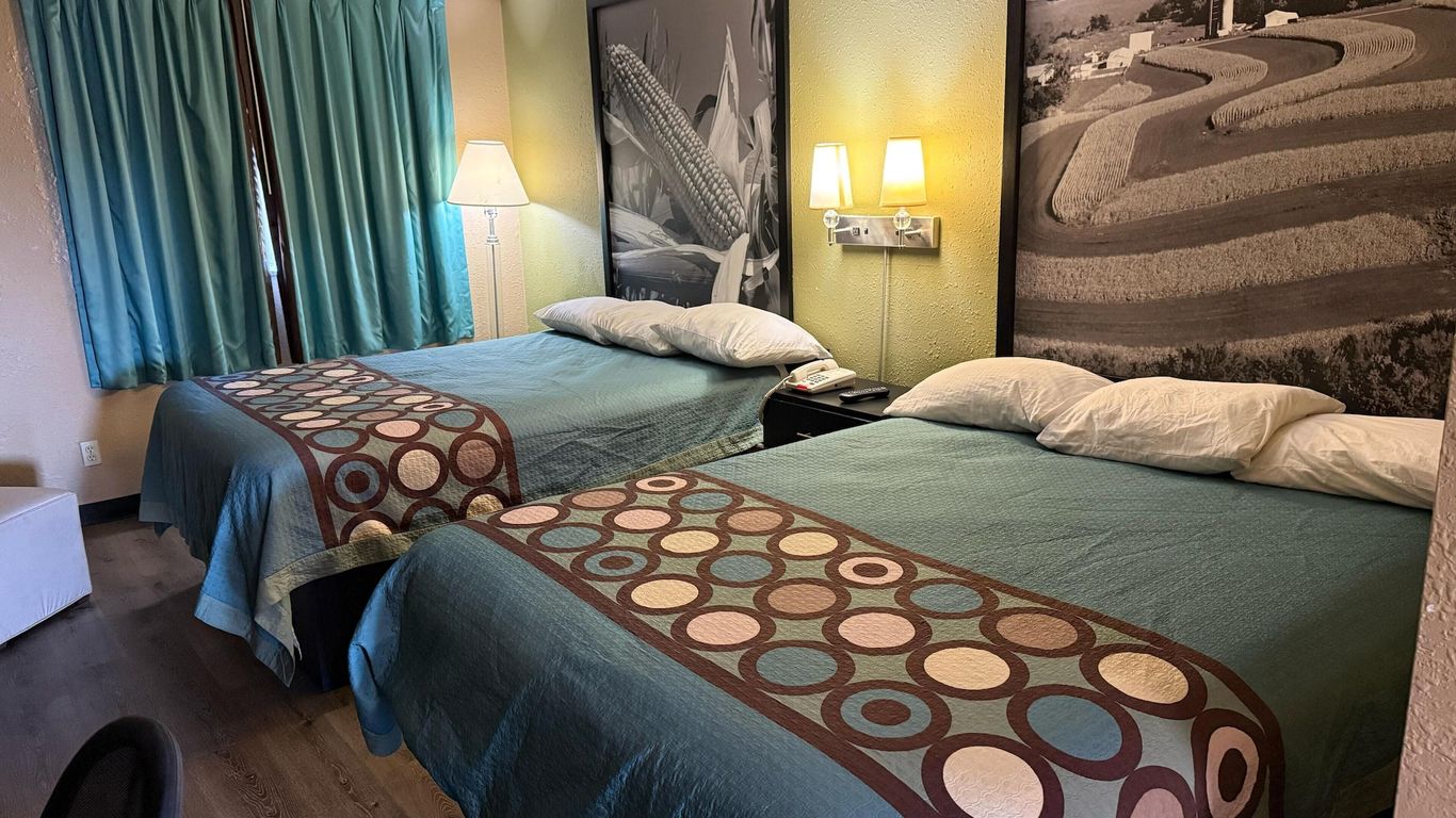 Super 8 by Wyndham Mendota I-39