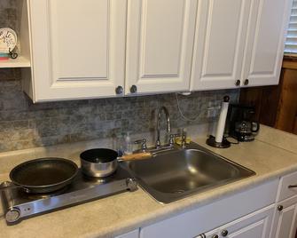 Cute, Quiet And Meticulously Kept. This Private Studio Is Close To Everything. - Brandon - Kuchyň