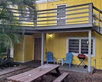 Studio Apt. A/C - Wifi - Filtered Tap Water\nnow On Solar W/ Battery B/U - Christiansted - Patio