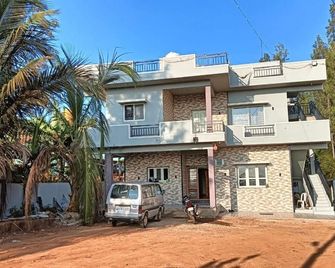 Giridhama homestay - Chikamagalur - Building