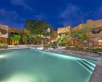 Best Western Gold Canyon Inn & Suites - Gold Canyon - Piscina