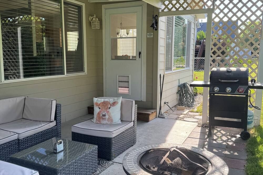 Centrally located in Hamilton, the heart of the Bitterroot Valley. No pet fee! - Hamilton - Innenhof