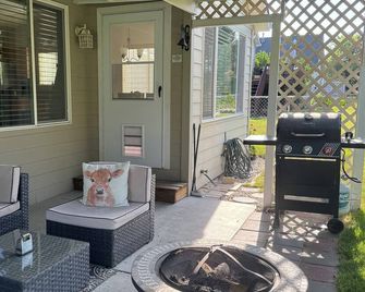 Centrally located in Hamilton, the heart of the Bitterroot Valley. No pet fee! - Hamilton - Innenhof