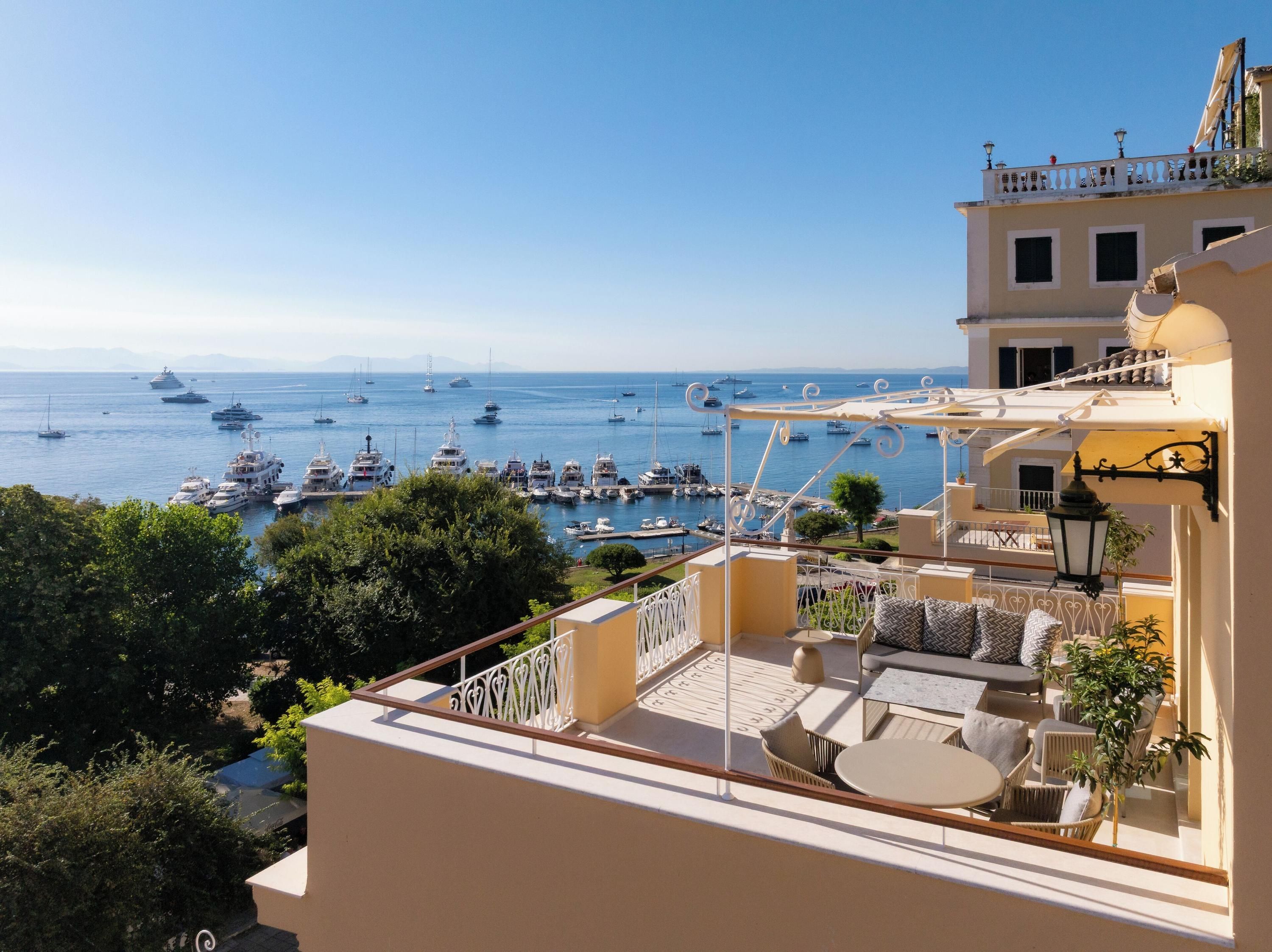 ألبيرجو بوتي - كورفو - شرفة