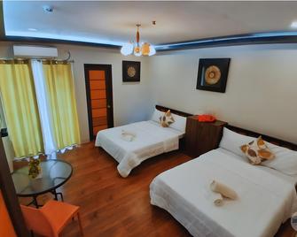 Three M's Hotel and Restaurant - Pagudpud - Habitación