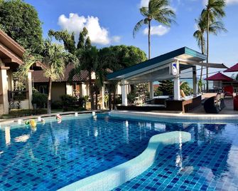 Royal Beach Boutique Resort And Spa - Ko Samui - Bể bơi