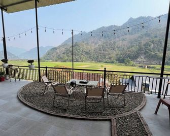 두이 투옌 바 베 홈스테이 프리 바베큐 - 바베현 - 발코니