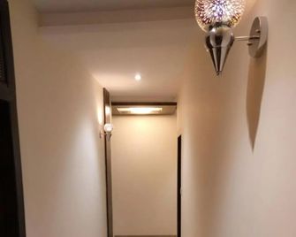 Hotel Silver Elite - Bombay - Pasillo