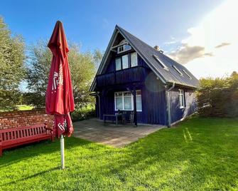 Blue House - arrive and feel at home - Hagenow - Gebäude