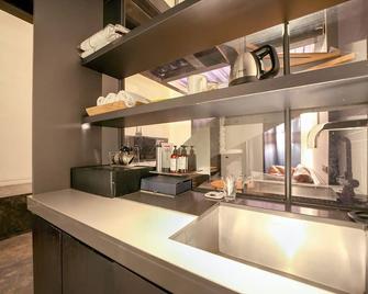Js Boutique Hotel - Hwaseong - Kitchen